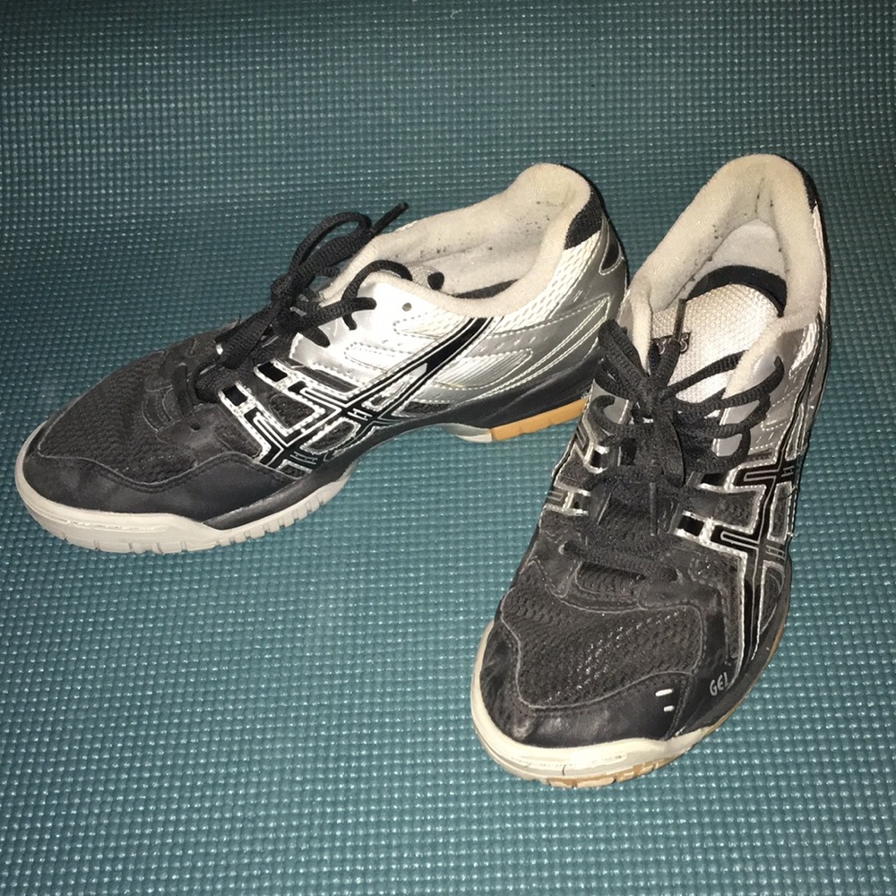 Asics volleyball shoes